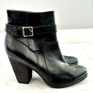 FRYE WOMENS BOOTIES -SIZE 9 (NEW)